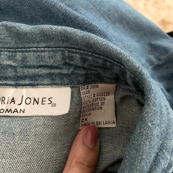 Victoria Jones | Denim Chambray Button Down Shirt - Picture 11 of 11